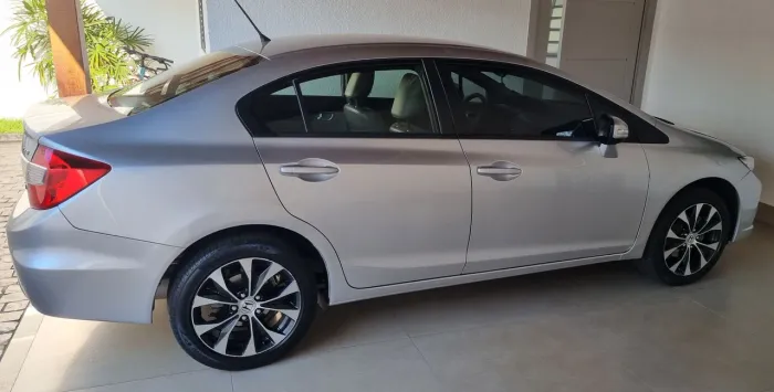 Honda Civic Sedan LXR 2.0 Flexone 16V Aut. 4P 2016