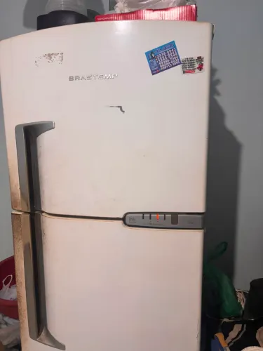 Geladeira Brastemp 2 portas, precisando de uns reparos