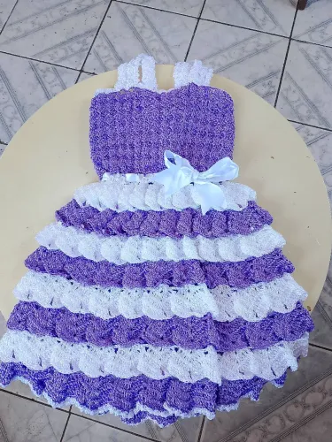 Lindo vestido de crochê infantil