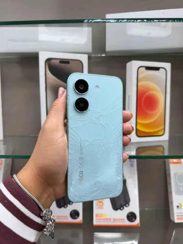 POCO X8 PRO TRASEIRA TRINCADA