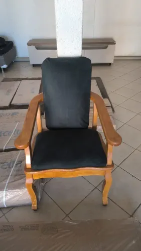 Cadeira estilo colonial (entrego com taxa)