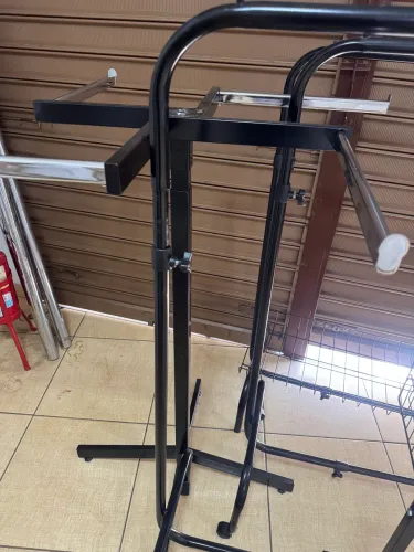 Araras roupa pra loja
