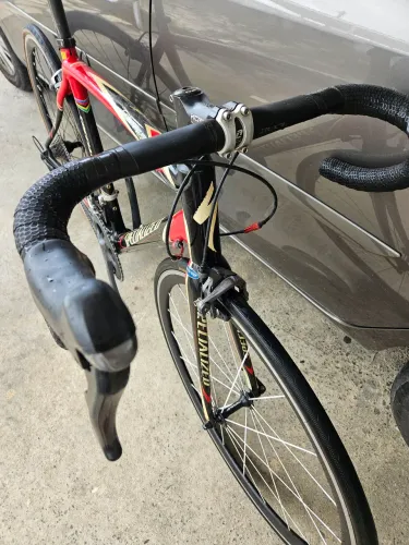 Vende-se bicicleta speed specialized tarmac