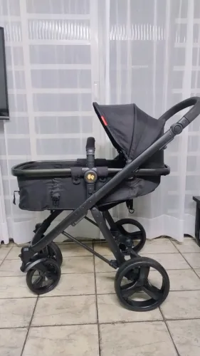 Carrinho de bebê Fisher Price 3 em 1 - carrinho, Moisés e bebê conforto semi novo