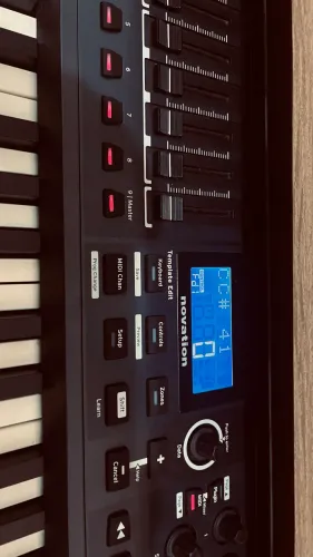Controlador novation impulse 61