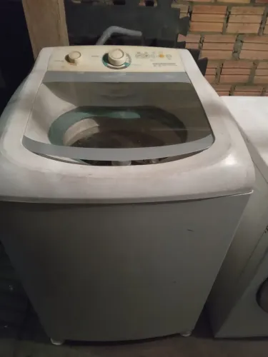 Vendo máquina 10 kilos pra peças funcionando perfeitamente