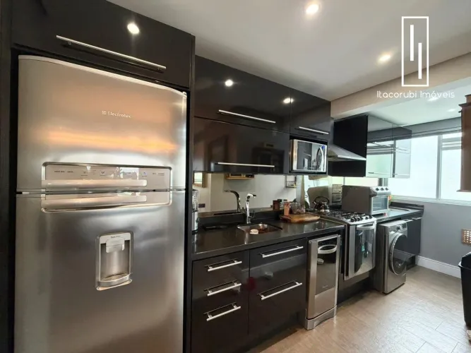 Apartamento reformado com 02 vagas de garagem!