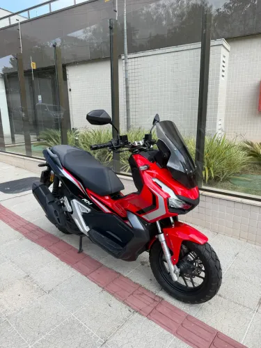 ADV 150 . 3700 kms