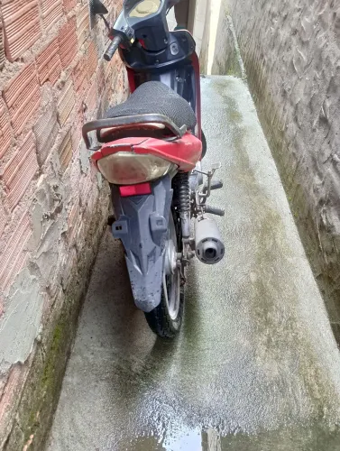 Vendo uma moto cinquentinha fanix mais 