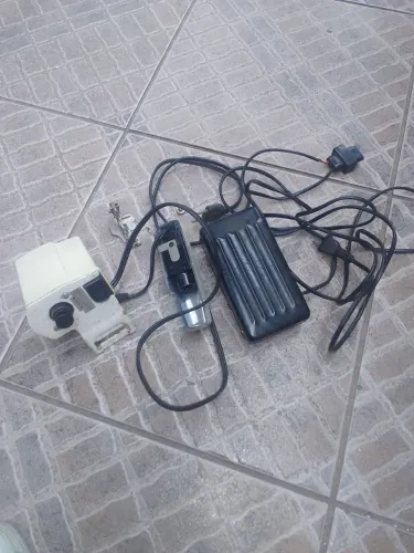 Motor e pedal de máquina Singer