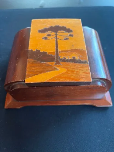 Cigarreira De Mesa Madeira Marchetada C/ Araucária Déc.1950