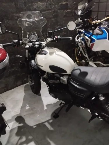 Street scrambler 900