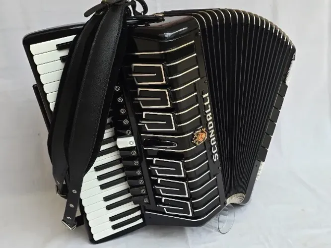 Acordeon 120 Baixos Scandalli XIV Polifônica "LINDA"