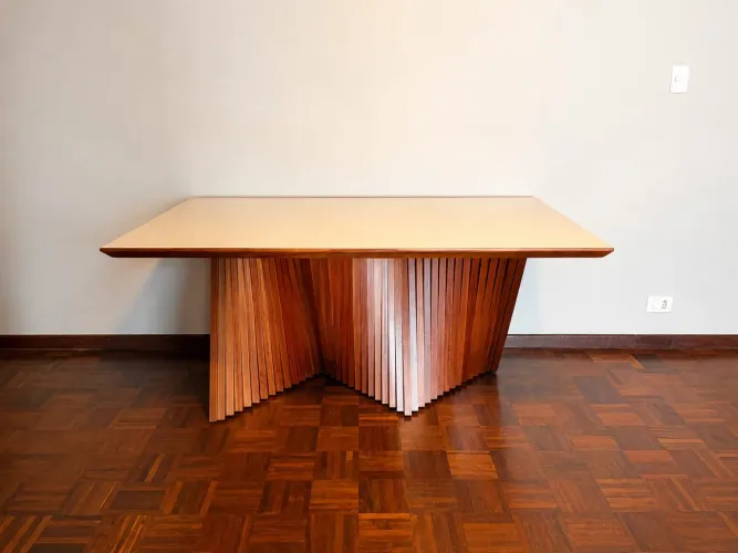 mesa de jantar moderna com tampo de vidro e base de madeira excelente estado