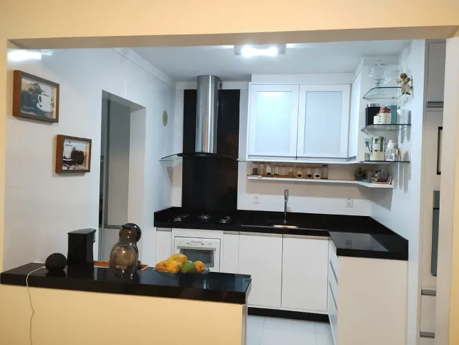 VENDO APARTAMENTO 3 QUARTOS COM SUÍTE, 2 VAGAS, SACADA COM CHURRASQUEIRA 