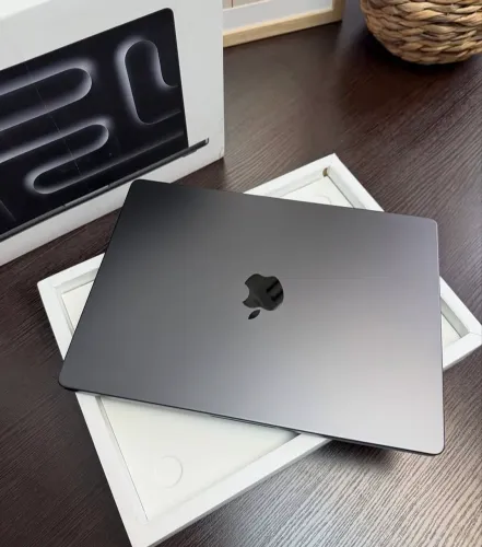 MacBook Pro 14 Pol. - Chip M5 Pro 24GB/1TB SPACE BLACK Seminovo Garantia Loja Fisica