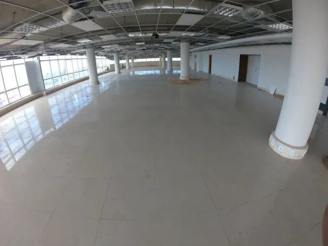 Galpão com 18500 M² mais 7.000 M² de escritórios Prox ao Shopping