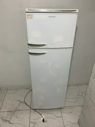 GELADEIRA 300 não é frost free