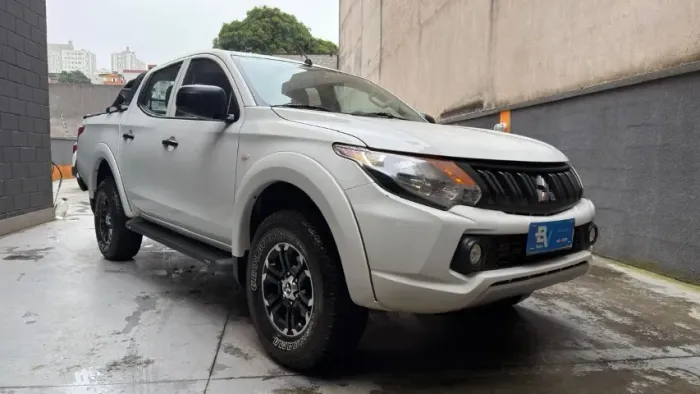 Mitsubishi L200 Triton Sport GL 2.4 Diesel 2024