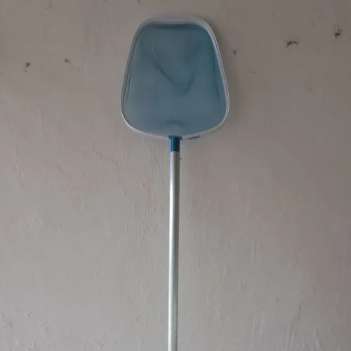 Peneira para limpar piscina com cabo 3 metros