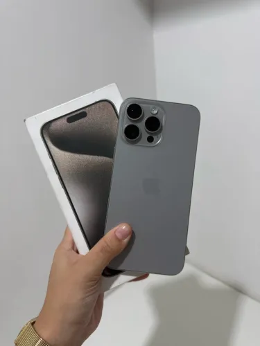 iPhone 15 Pro Max 256GB Titânio Natural - Caixa e Cabo