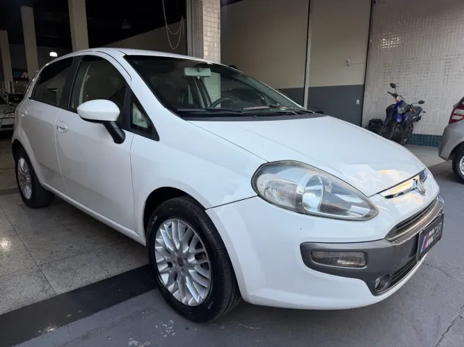 Fiat Punto Essence 1.6 Flex 16V 5P 2013