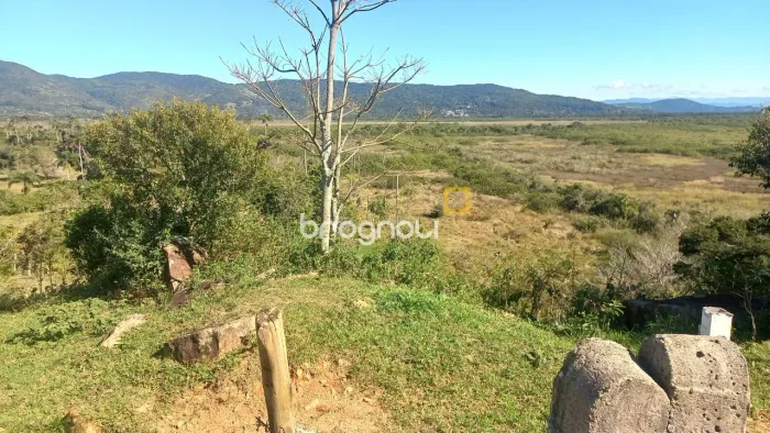 Terreno a venda em Ratones