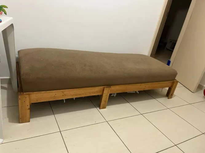 Banco acolchoado de pallet