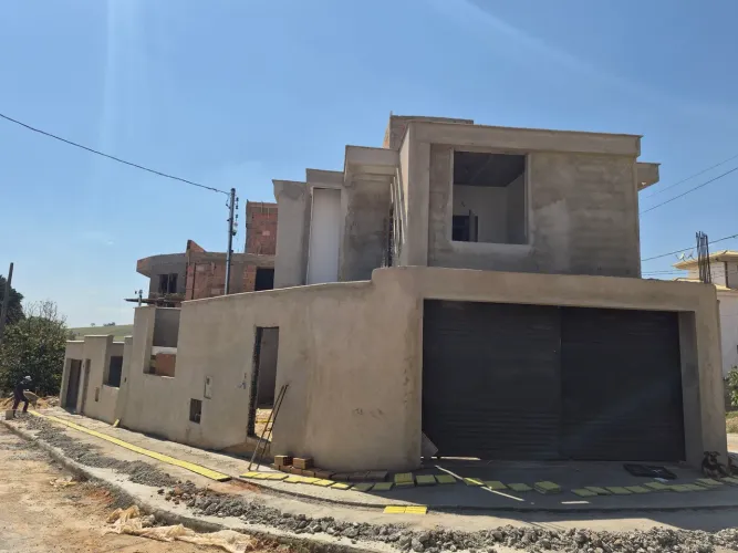 Casa Nova e Moderna 3 Qts (1 Suíte) - Novo Horizonte (Aceita Financiamento)