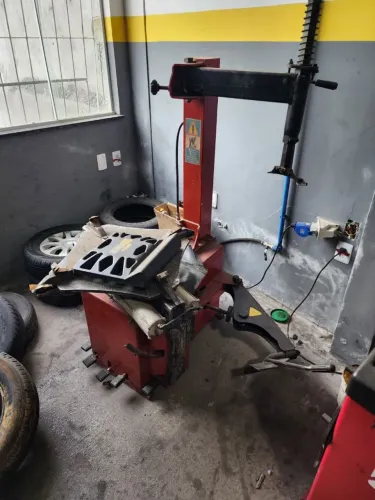 Desmontadora pneus para oficina borracharia Cartech fortg