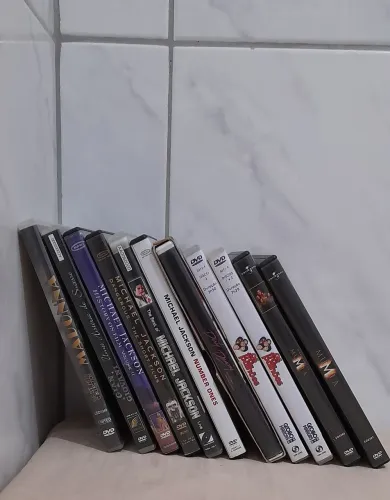 DVD'S: Filmes, Seriados e Musicais.