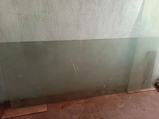 Vidro temperado usado - 95 cm de largura x 70 cm de altura