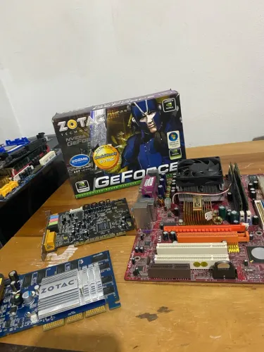 Kit placa mãe retrô Atlhon 64 3000+ | 1,5 Gb RAM | Sound Blaster Live! GeForce FX 5500