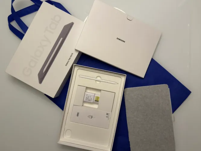 Tablet Samsung Galaxy Tab S10 FE com Capa e Caneta S Pen NOVO