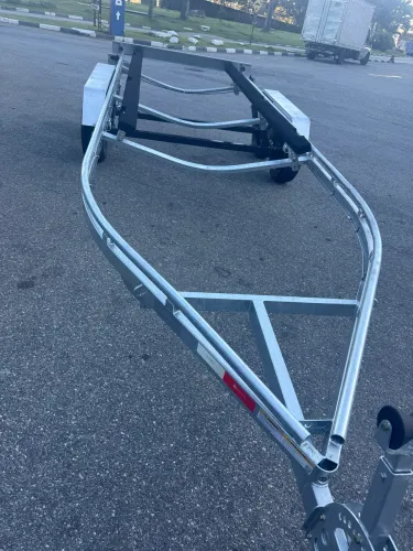 Carreta galvanizada, rodoviária trucada e com freio, Zero !