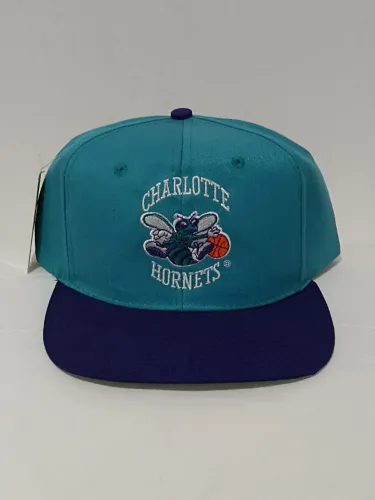 Boné Charlotte Hornets Classic anos 90