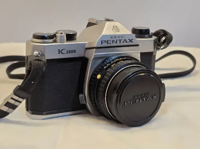 Câmera Analógica e Mecânica Asahi Pentax K1000 + Lente 50mm