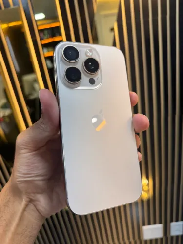 IPHONE 16 PRO - DESERT TITÂNIO- NOVÍSSIMO 