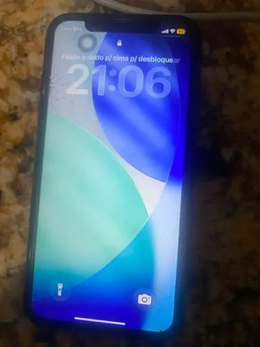 Iphone 11 pra sair rápido.