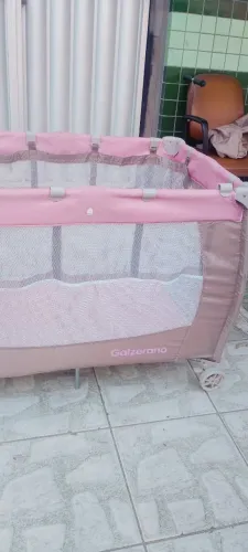 Vendo esse berço de camping.