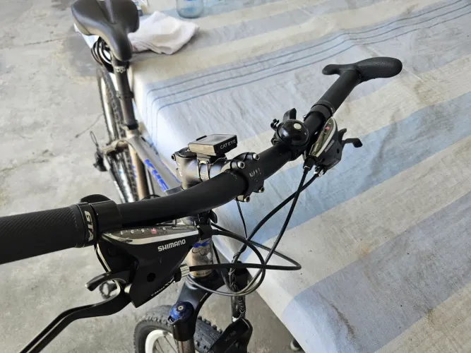 KHS Aro 26 suspensão RockShox
