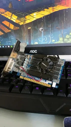 Gigabyte Gt210 1gb