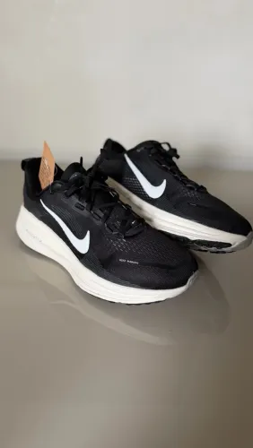 Tênis Nike Vomero 18 Masculino 42 Preto Branco Original Novo Com Etiqueta