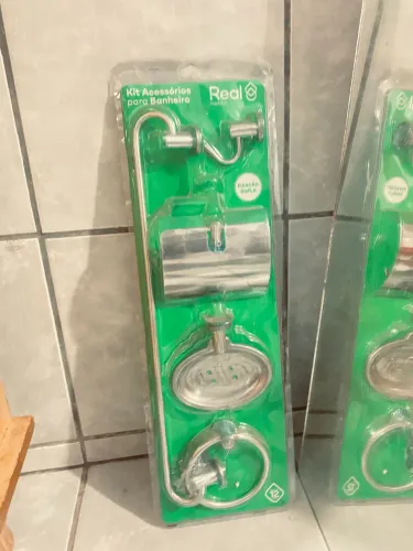 Espelho e suporte de banheiro INOX