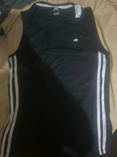 regata esportiva preta, Nova.