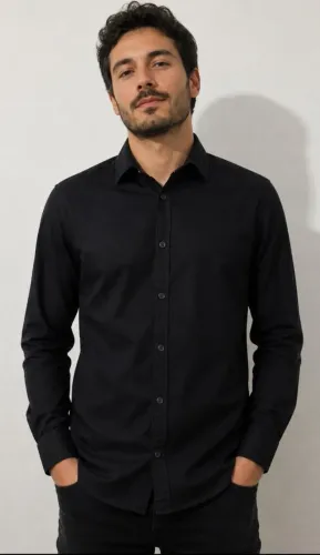 Camisa social slim Preta tamanho P, bonita, elegante, bem confortável. 