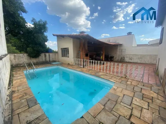 Casa com 3 quartos à venda, 250 m² por R$ 980.000 - Condomínio Hermenegildo Milioni - Salt