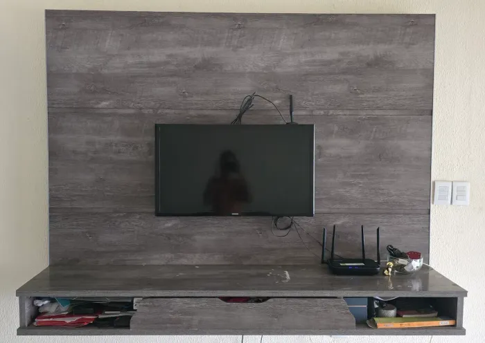 Painel para TV - Madeira Escura