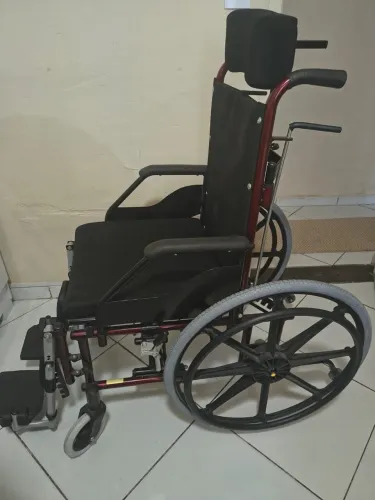 Cadeira de rodas reclinável 