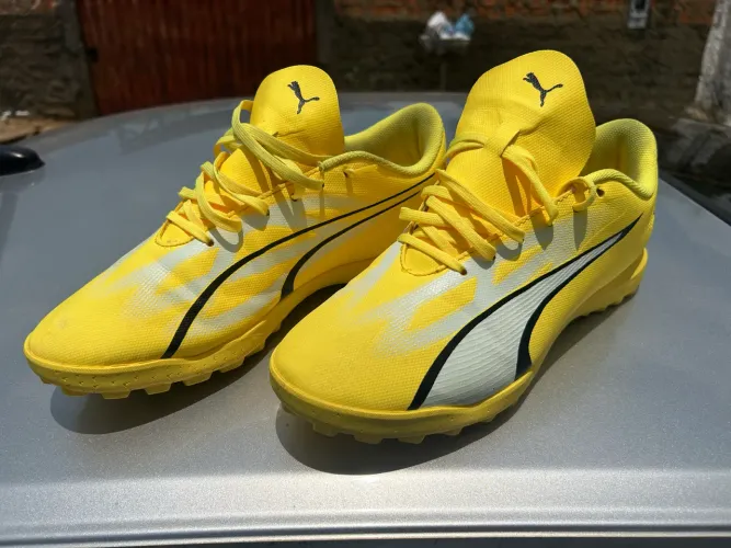 Vende se Chuteira Society Puma